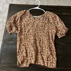 Women’s small short sleeved blouse